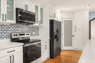 15411 SE 8th Street, Bellevue, WA 98007 - Photo 4