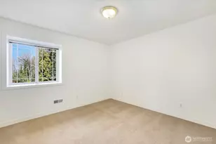 2726 9th St SW, Puyallup, WA 98373 - Photo 32