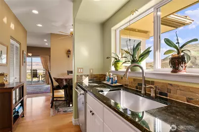 735 Castle Heights Drive, Wenatchee, WA 98801 - Photo 14