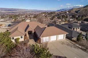 735 Castle Heights Dr, Wenatchee, WA 98801 - Photo 1