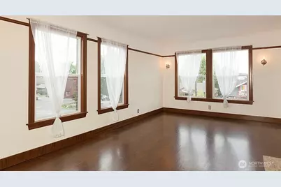 6710 Greenwood Avenue N #1-6, Seattle, WA 98103 - Photo 8