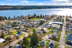 2401 E 16th St, Bremerton, WA 98310 - Photo 30