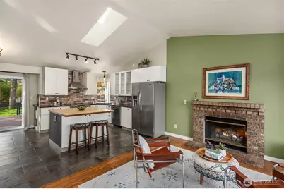 27615 221st Avenue SE, Maple Valley, WA 98038 - Photo 2