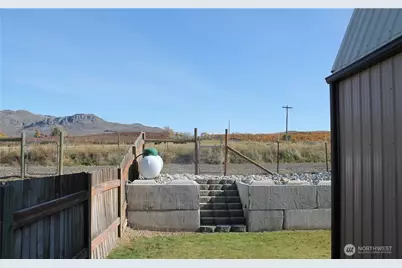 27 Orchard Loop N, Tonasket, WA 98855 - Photo 20