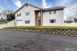 1525 SE Valley View Terrace, College Place, WA 99324 - Photo 1