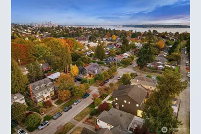 2515 35th Avenue W, Seattle, WA 98199 - Photo 2