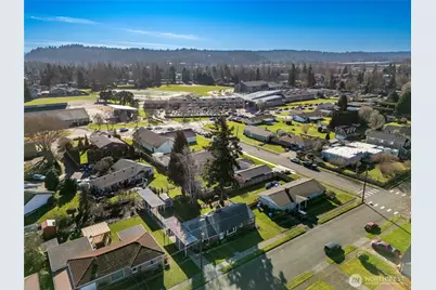1704 Rainier Street, Sumner, WA 98390 - Photo 38