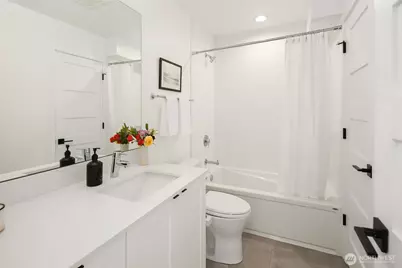 6042 B 41st Avenue SW, Seattle, WA 98136 - Photo 4
