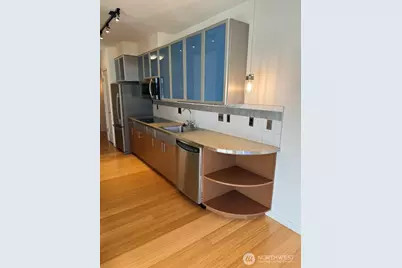 3104 Western Avenue #215, Seattle, WA 98121 - Photo 8