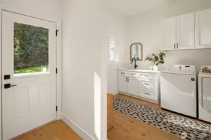 11710 Arrow Point Dr NE, Bainbridge Island, WA 98110 - Photo 20