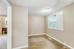 9004 218th St SW, Edmonds, WA 98026 - Photo 10