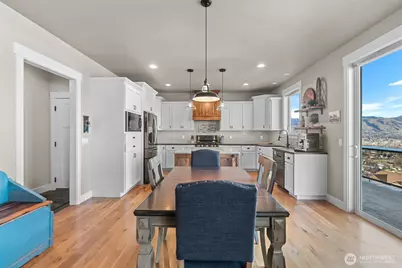 2910 N Baker Avenue, East Wenatchee, WA 98802 - Photo 8