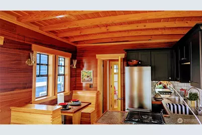 2040 Westlake Avenue N #17, Seattle, WA 98109 - Photo 8