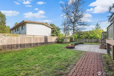 2342 N 137th Street, Seattle, WA 98133 - Photo 32