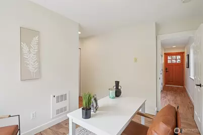 13435 Greenwood Avenue N #E, Seattle, WA 98133 - Photo 6