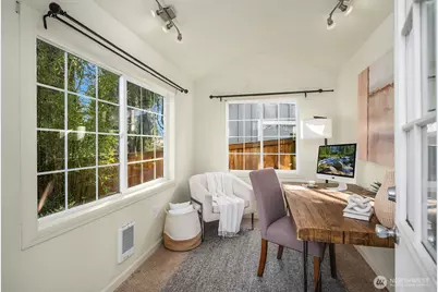 14333 Dayton Avenue N, Seattle, WA 98133 - Photo 32