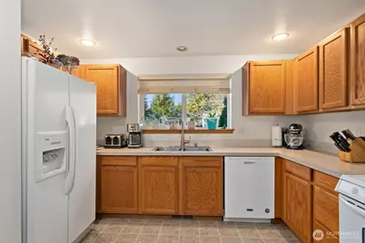 120 Skylark Court, Allyn, WA 98524 - Photo 8