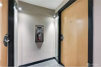 2929 1st Avenue #720, Seattle, WA 98121 - Photo 4