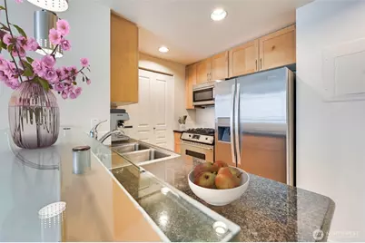 2929 1st Avenue #720, Seattle, WA 98121 - Photo 6