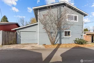 1721 McDougall Ave, Everett, WA 98201 - Photo 32