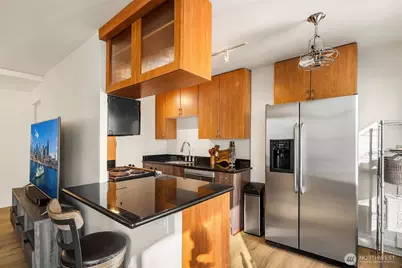 1105 Spring Street #1112, Seattle, WA 98104 - Photo 8