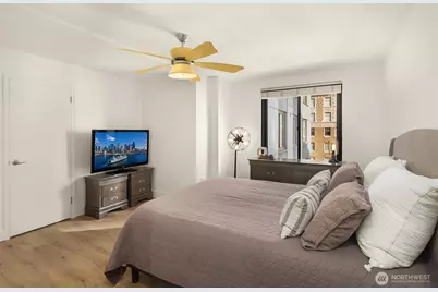 1105 Spring Street #1112, Seattle, WA 98104 - Photo 14