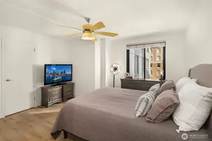 1105 Spring St, Seattle, WA 98104 - Photo 14