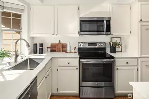 13726 NE 85th St, Redmond, WA 98052 - Photo 2