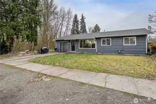 1021 W 4th St, Centralia, WA 98531 - Photo 1