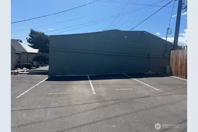 126 N Chelan Ave, Wenatchee, WA 98801 - Photo 1