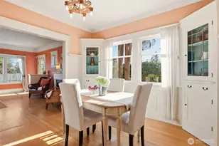 932 N 70th St, Seattle, WA 98103 - Photo 6