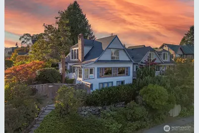 932 N 70th Street, Seattle, WA 98103 - Photo 1