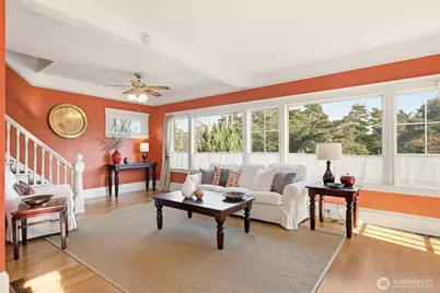 932 N 70th Street, Seattle, WA 98103 - Photo 10