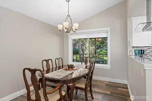 3718 NE 189th Pl, Lake Forest Park, WA 98155 - Photo 12