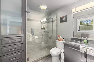 3718 NE 189th Pl, Lake Forest Park, WA 98155 - Photo 16