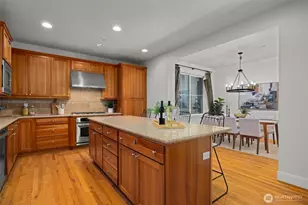 1717 100th Ave NE, Bellevue, WA 98004 - Photo 18