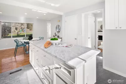 7037 NE 137th Street, Kirkland, WA 98034 - Photo 12