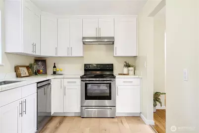 16515 N Linden Ave N, Shoreline, WA 98133 - Photo 8