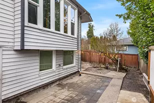 2614 E Pike St, Seattle, WA 98122 - Photo 18
