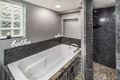 2614 E Pike Street, Seattle, WA 98122 - Photo 16