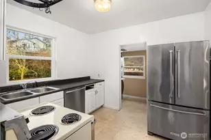 2614 E Pike St, Seattle, WA 98122 - Photo 10