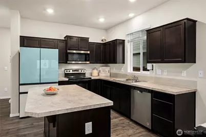 18785 Lipoma Place E, Puyallup, WA 98374 - Photo 4