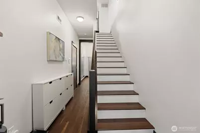 4000 NE 3rd Place, Renton, WA 98056 - Photo 2