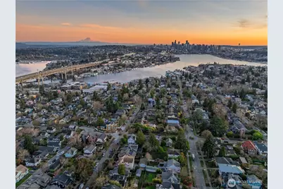 4136 Eastern Avenue N, Seattle, WA 98103 - Photo 40