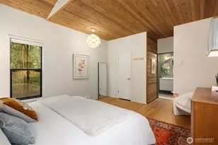 8240 NE Baker Hill Rd, Bainbridge Island, WA 98110 - Photo 26