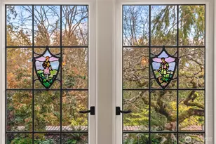 300 Maiden Ln E, Seattle, WA 98112 - Photo 10