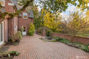 300 Maiden Ln E, Seattle, WA 98112 - Photo 30