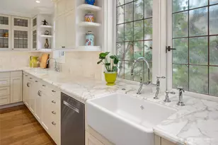 300 Maiden Ln E, Seattle, WA 98112 - Photo 26