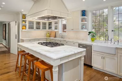 300 Maiden Lane E, Seattle, WA 98112 - Photo 18