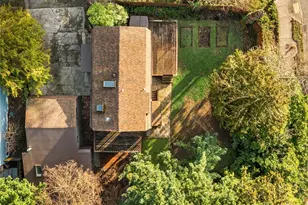 1504 NE 107th St, Seattle, WA 98125 - Photo 2